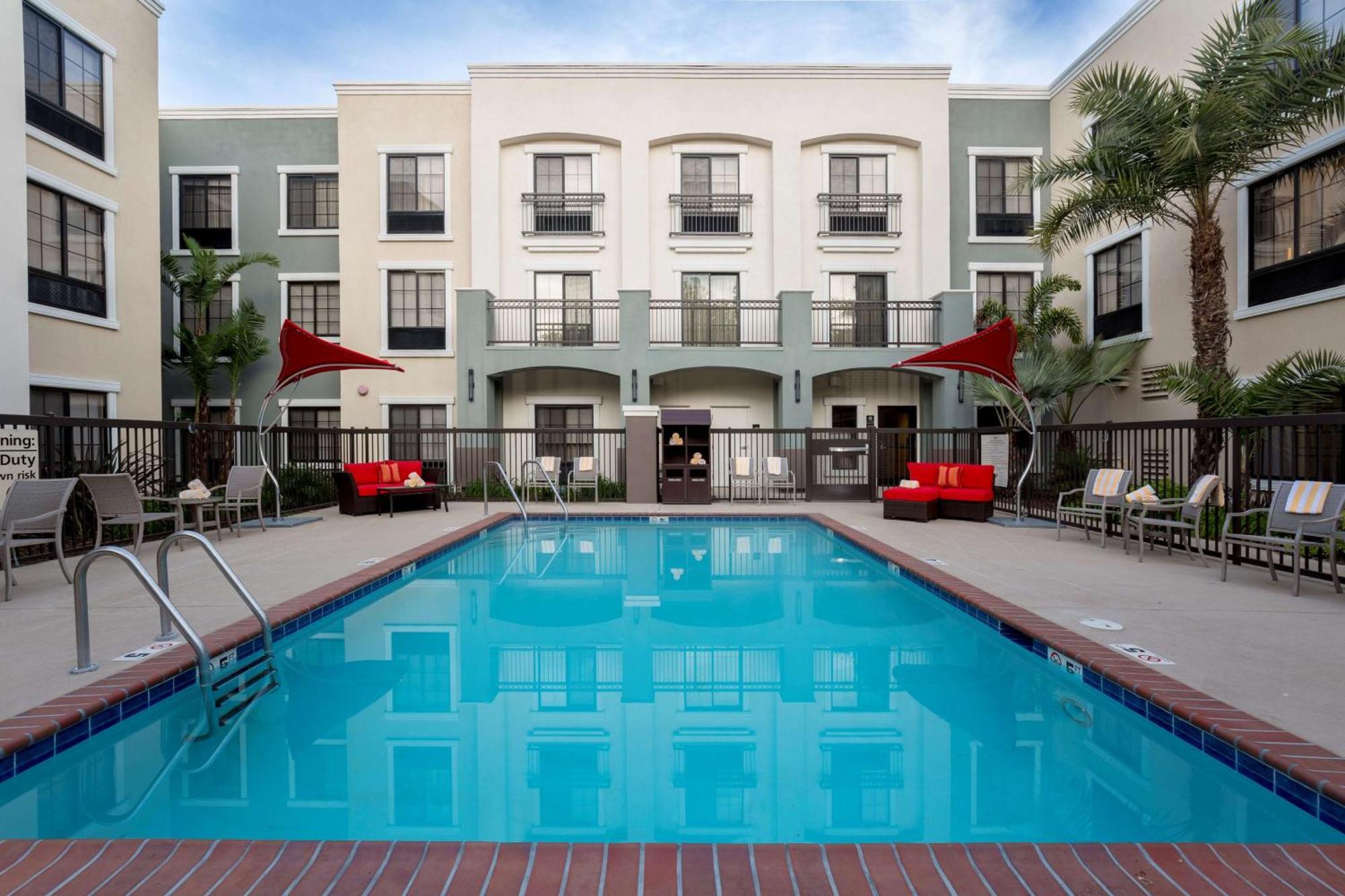 Hampton Inn Santa Barbara/Goleta Exterior photo