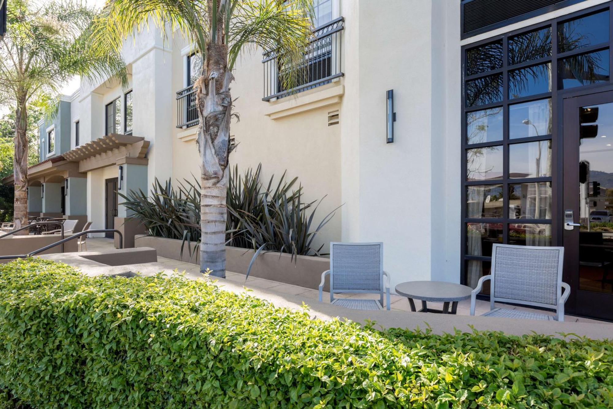 Hampton Inn Santa Barbara/Goleta Exterior photo