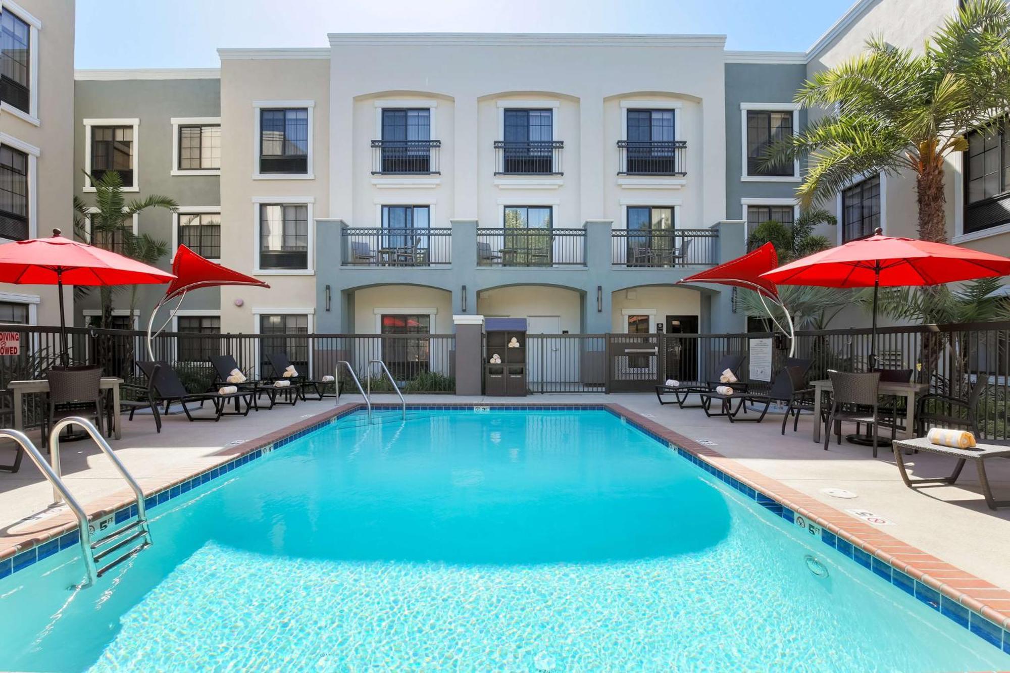 Hampton Inn Santa Barbara/Goleta Exterior photo